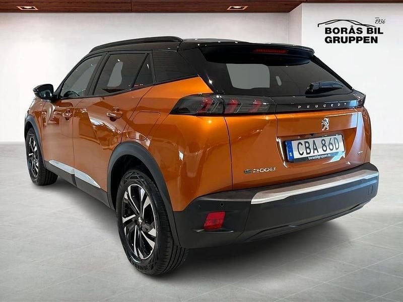 Begagnad Peugeot e-2008 GT 100 kW (137 HK) 2022 Orange SUV