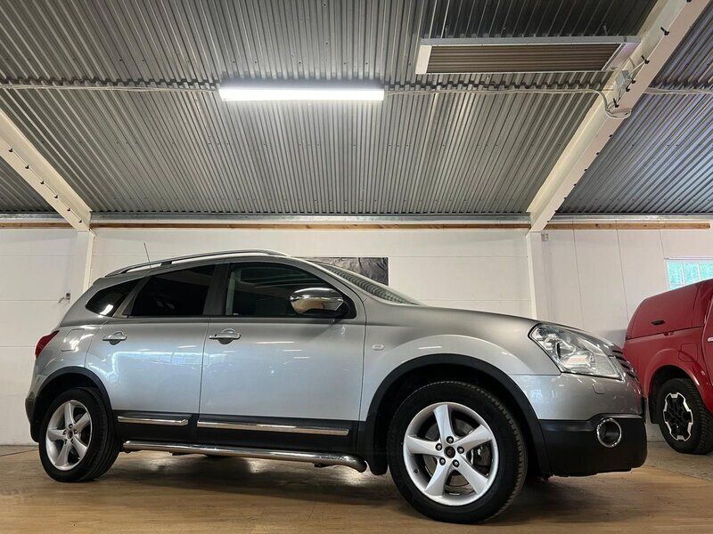 Silver Begagnad 2008 Nissan Qashqai +2 SUV | 79 900 kr (Dyr) - Bild 1/4