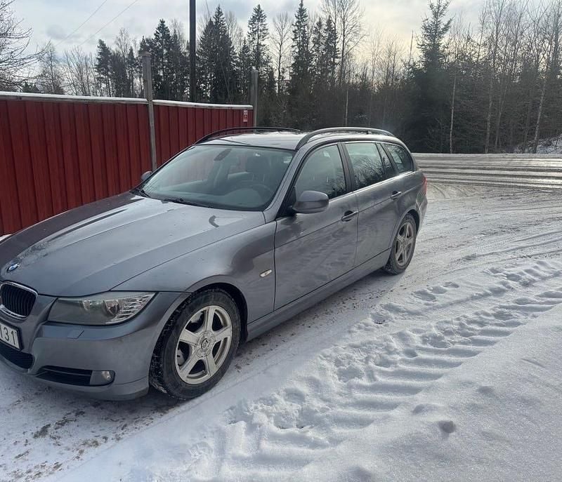 Begagnad BMW 320 177 HK (130 kW) 2009 Kombi