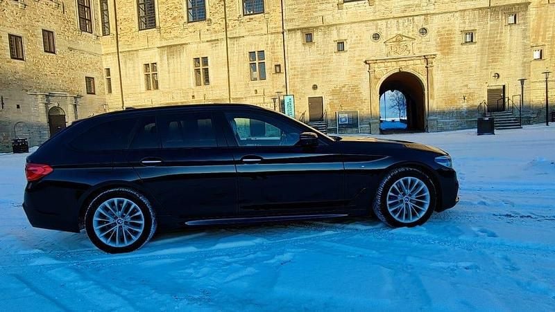 Begagnad BMW 540 M Sport 340 HK (250 kW) 2018 Azuritschwarz metallic Kombi