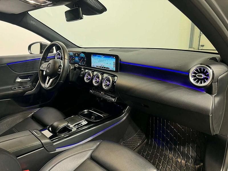 Begagnad Mercedes A200 150 HK (110 kW) 2019 Mörkgrå Halvkombi