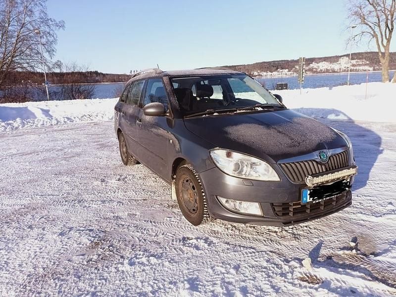 Begagnad 2013 Skoda Fabia Kombi | 23 000 kr (Superpris) - Bild 1/4