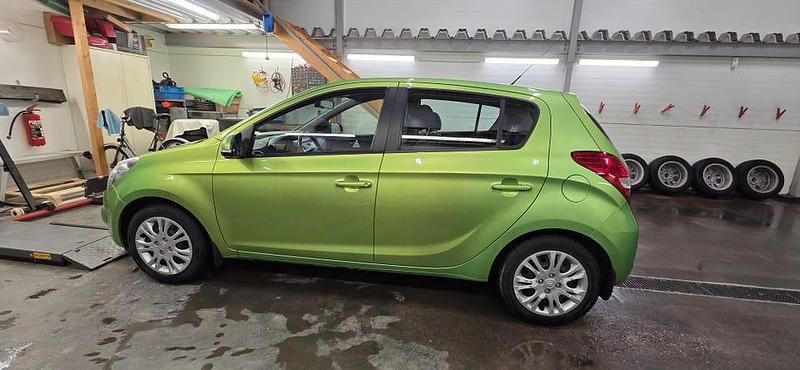 Begagnad 2012 Hyundai i20 Halvkombi | 57 000 kr (Lite dyr) - Bild 1/4