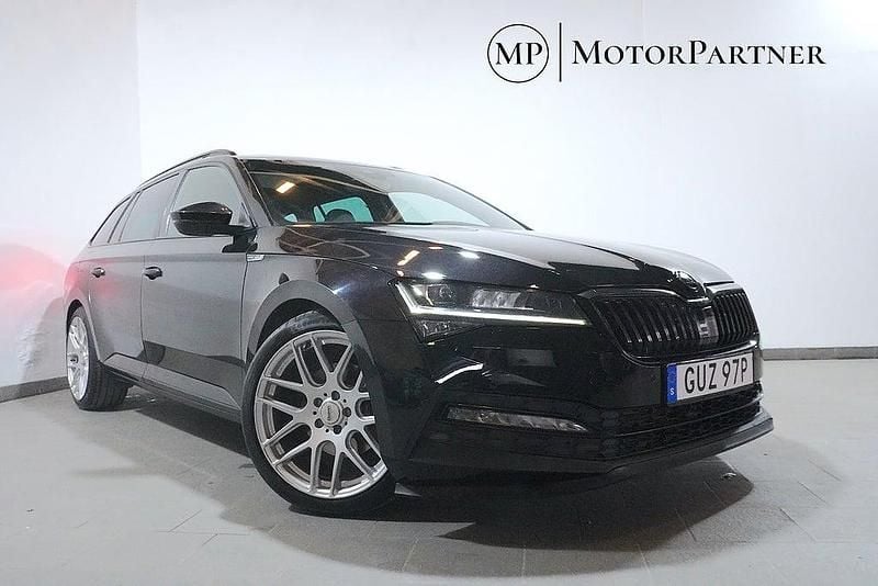 Svart Begagnad 2019 Skoda Superb SportLine Kombi | 239 900 kr (Lite dyr) - Bild 1/4
