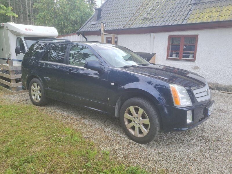 Blå Begagnad 2006 Cadillac SRX SUV | 56 000 kr - Bild 1/4