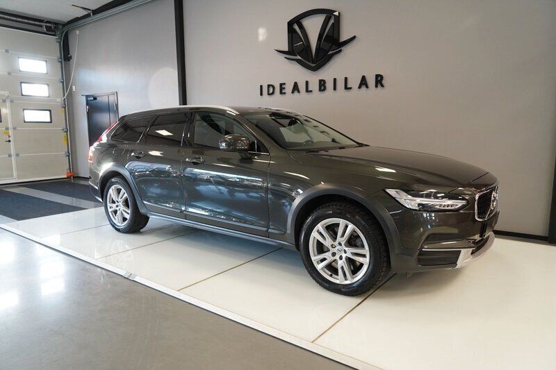 Begagnad 2019 Volvo V90 CC Momentum Kombi | 299 900 kr (Marknadspris) - Bild 1/4