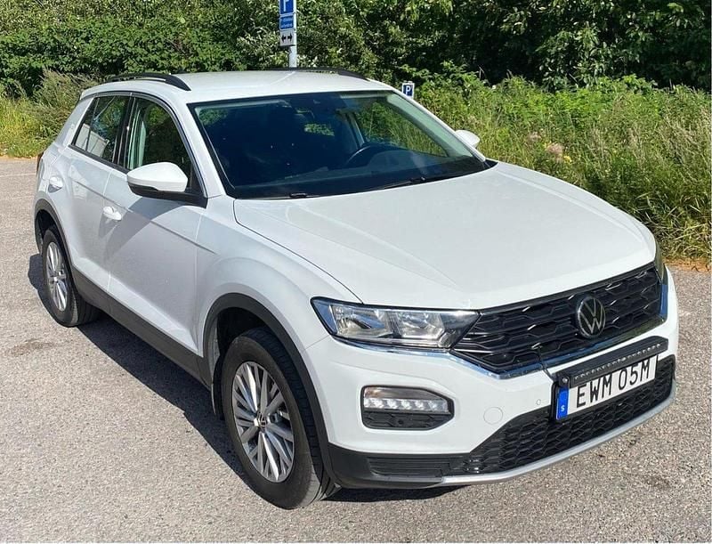 Vit Begagnad 2022 VW T-Roc SUV | 177 000 kr (Superpris) - Bild 1/4