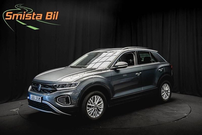 Mörkgrå Begagnad 2022 VW T-Roc SUV | 248 900 kr (Marknadspris) - Bild 1/3