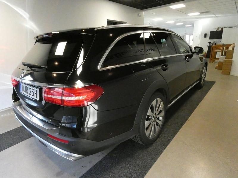 Begagnad Mercedes E220 All-Terrain Avantgarde 194 HK (142 kW) 2019 Svart Kombi