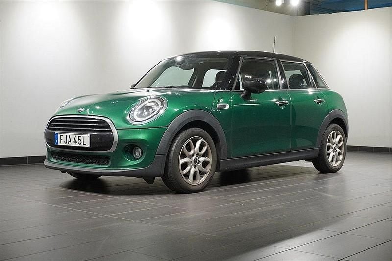 Grön Begagnad 2020 Mini Cooper Pepper Halvkombi | 159 800 kr (Superpris) - Bild 1/2