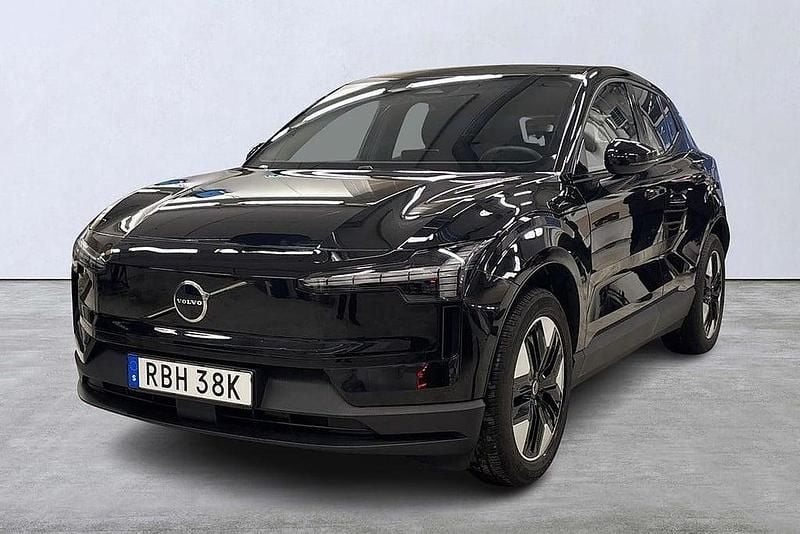 Begagnad Volvo EX30 Core 202 kW (275 HK) 2024 Svart SUV