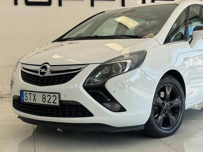 Begagnad Opel Zafira Tourer Enjoy 131 HK (96 kW) 2012 Vit Minibuss