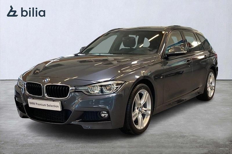 Grå Begagnad 2019 BMW 320 M Sport Kombi | 259 000 kr (Bra pris) - Bild 1/4