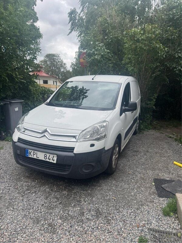 Vit Begagnad 2010 Citroën Berlingo Minibuss | 32 000 kr (Marknadspris) - Bild 1/3