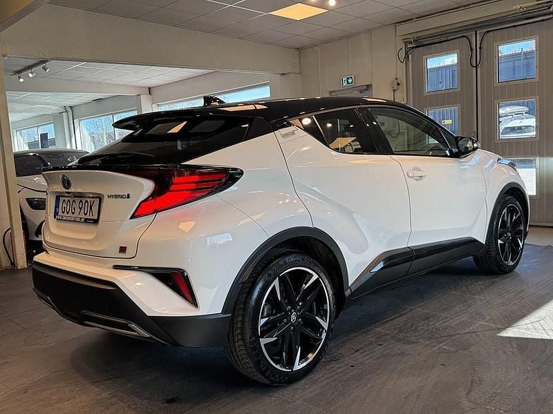 Begagnad Toyota C-HR Sport 184 HK (135 kW) 2022 Vit SUV