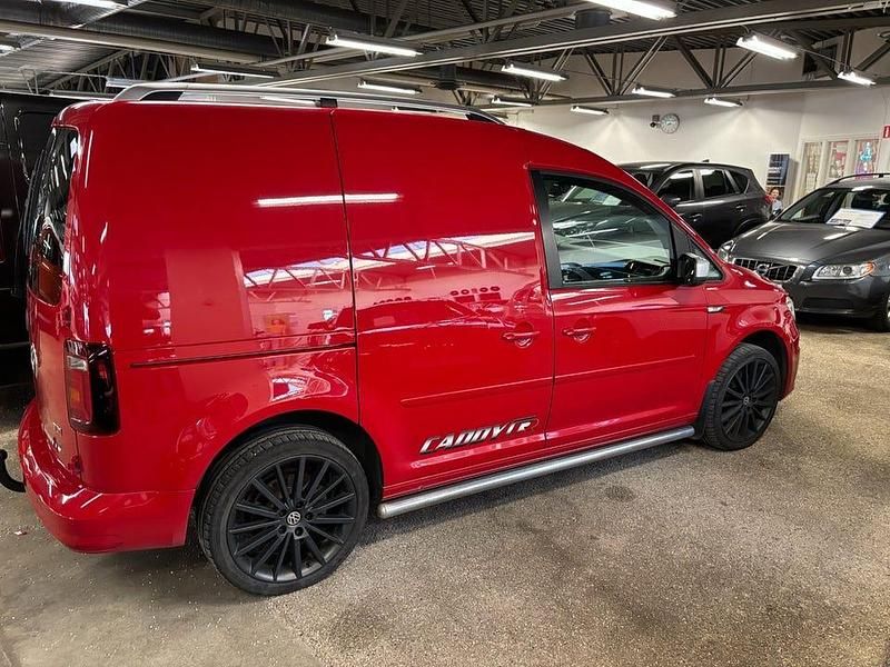 Begagnad VW Caddy R 150 HK (110 kW) 2017 Röd Minibuss