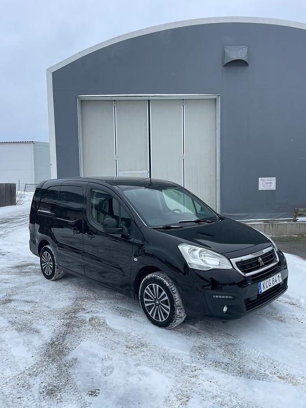 Begagnad Peugeot Partner 99 HK (72 kW) 2016 Minibuss
