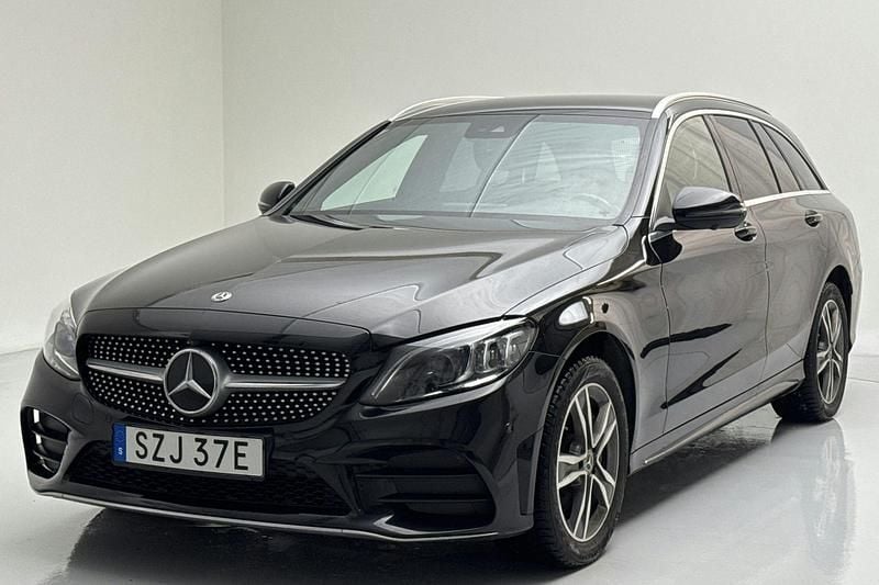 Svart Begagnad 2020 Mercedes C220 AMG Line Premium Kombi | 286 000 kr - Bild 1/4