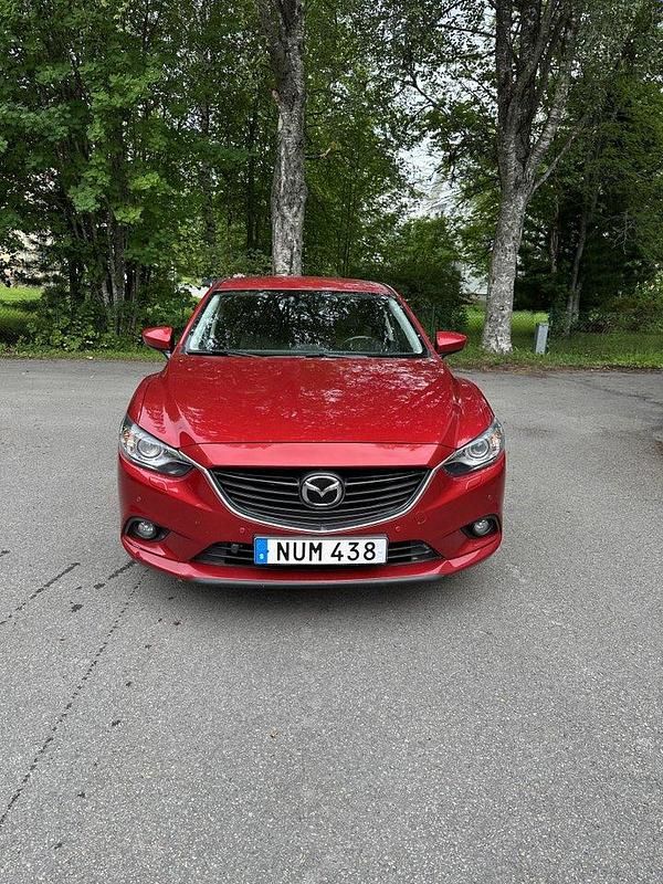Röd Begagnad 2013 Mazda 6 Sedan | 139 999 kr (Marknadspris) - Bild 1/4