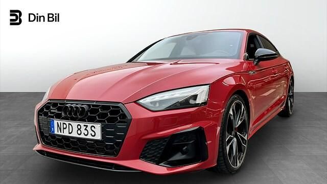 Röd Begagnad 2021 Audi A5 Sportback Competition Halvkombi | 399 000 kr (Marknadspris) - Bild 1/4