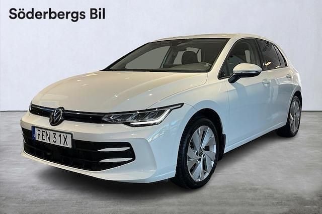 Vit Begagnad 2024 VW Golf VIII Edition Halvkombi | 329 000 kr (Marknadspris) - Bild 1/4