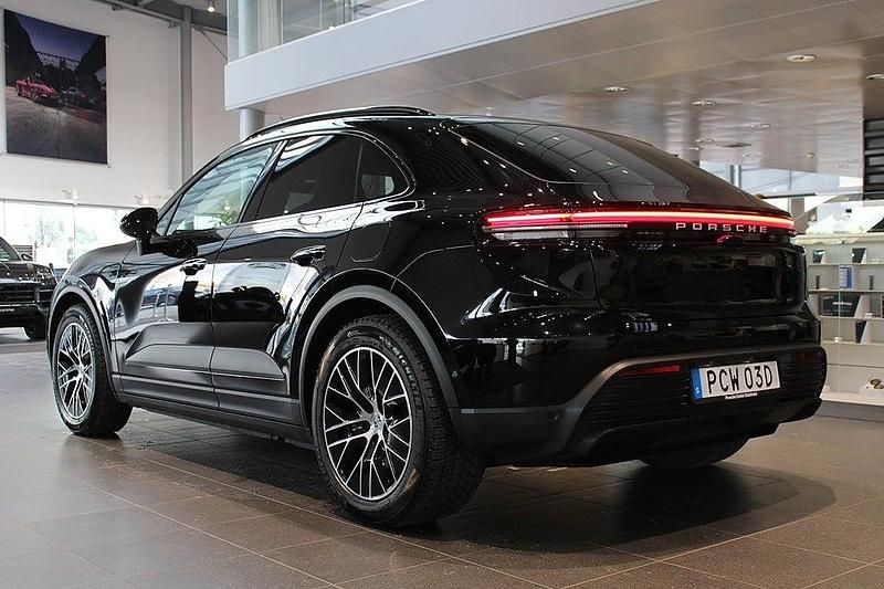 Begagnad Porsche Macan 330 kW (449 HK) 2025 Svart SUV