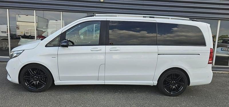 Begagnad Mercedes V250 Avantgarde 190 HK (139 kW) 2018 Vit Minibuss