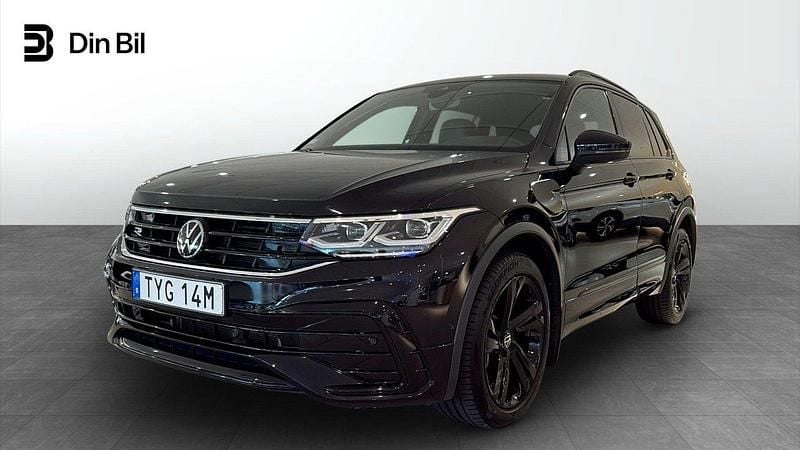 Svart Begagnad 2023 VW Tiguan R-line SUV | 439 900 kr (Dyr) - Bild 1/4