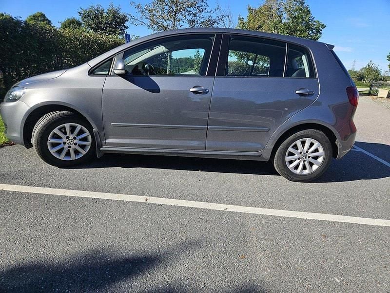 Grå Begagnad 2013 VW Golf VII Halvkombi | 79 000 kr (Superpris) - Bild 1/1