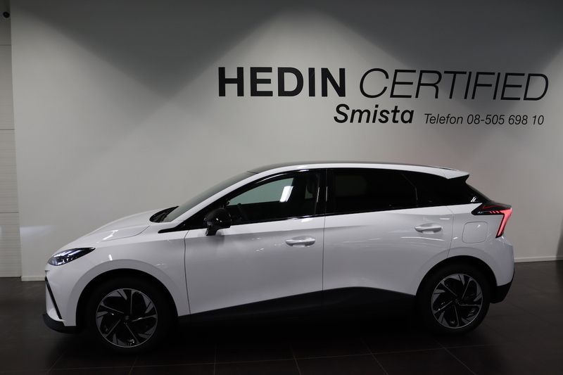 Begagnad MG MG4 EV Luxury 150 kW (204 HK) 2022 Vit Halvkombi