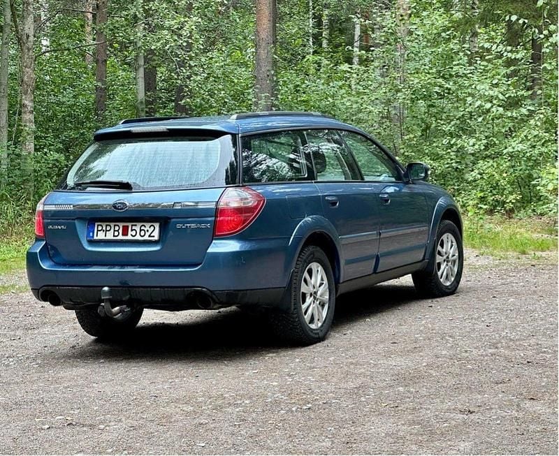 Blå Begagnad 2007 Subaru Outback SUV | 14 500 kr (Marknadspris) - Bild 1/4