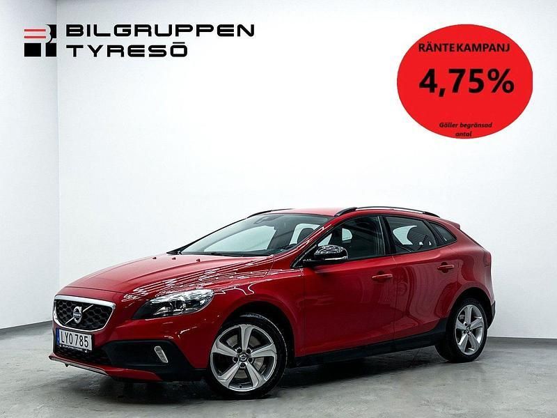 Röd Begagnad 2016 Volvo V40 CC Momentum Kombi | 149 900 kr (Bra pris) - Bild 1/4