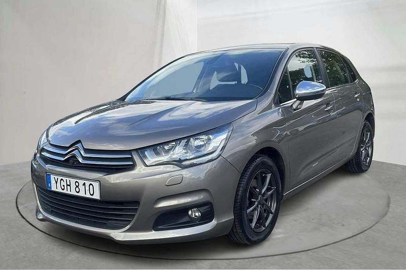 Grå Begagnad 2016 Citroën C4 | 100 000 kr (Marknadspris) - Bild 1/4