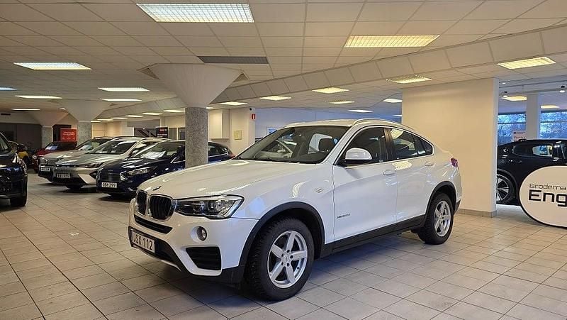 Vit Begagnad 2015 BMW X4 SUV | 189 900 kr (Marknadspris) - Bild 1/4