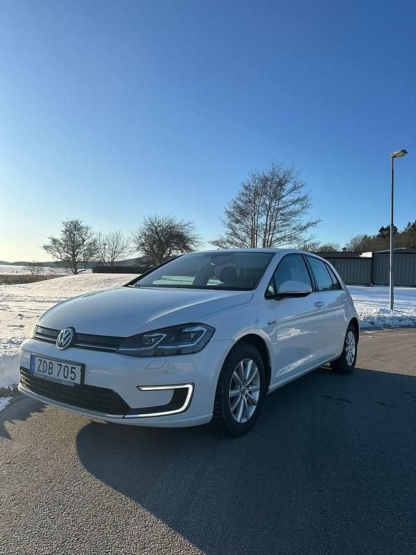 Begagnad VW e-Golf 100 kW (136 HK) 2018 Halvkombi