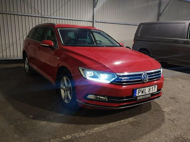 Röd Begagnad 2016 VW Passat Executive Kombi | 189 000 kr (Marknadspris) - Bild 1/2