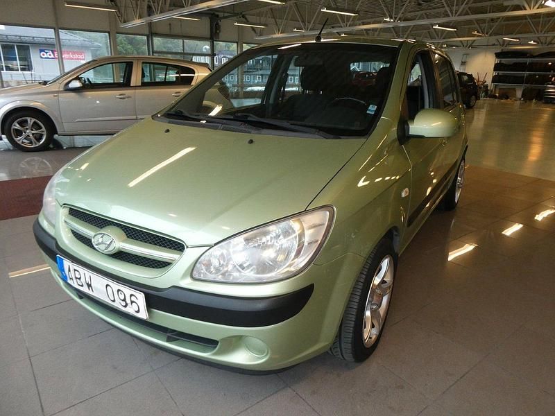 Ljusgrön (grön) Begagnad 2007 Hyundai Getz Halvkombi | 29 900 kr (Dyr) - Bild 1/4