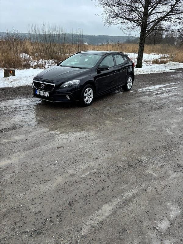 Begagnad 2014 Volvo V40 Halvkombi | 95 000 kr (Bra pris) - Bild 1/4