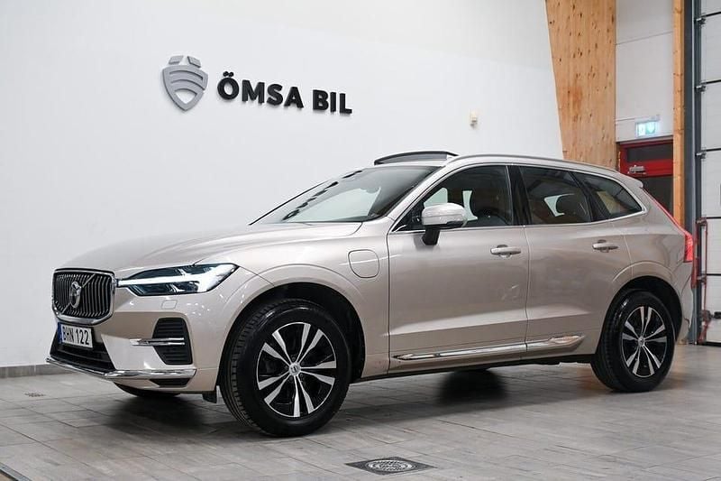 Grå Begagnad 2023 Volvo XC60 Core SUV | 329 800 kr - Bild 1/4