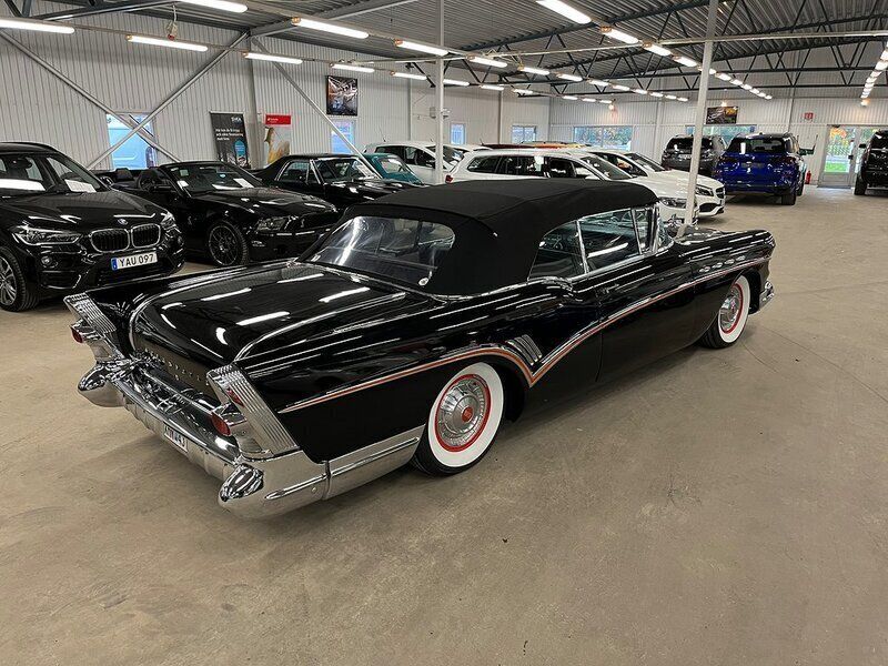 Begagnad Buick Roadmaster 305 HK (224 kW) 1957 Flerfärgad Cab