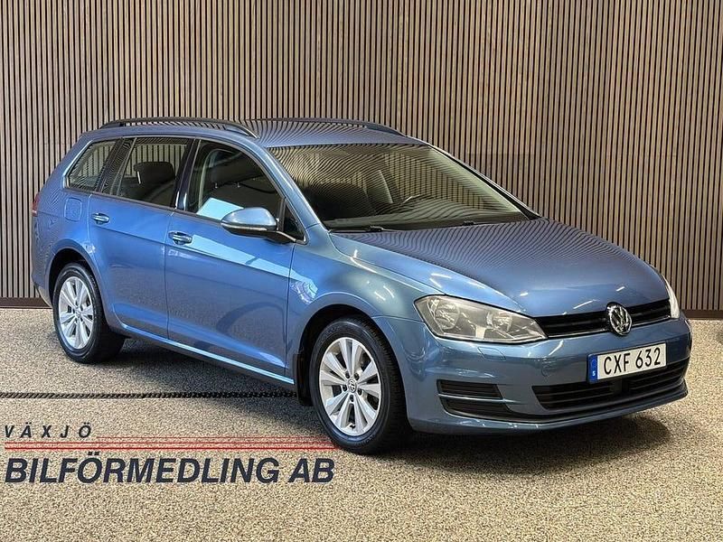 Blå Begagnad 2014 VW Golf VII Kombi | 109 000 kr (Marknadspris) - Bild 1/4