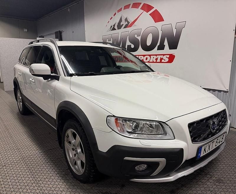 Vit Begagnad 2015 Volvo XC70 Momentum Kombi | 189 900 kr (Marknadspris) - Bild 1/4