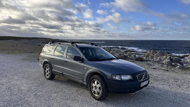 Grön Begagnad 2001 Volvo XC70 SUV | 38 000 kr (Lite dyr) - Bild 1/4