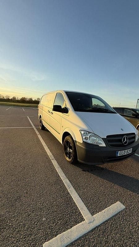 Vit Begagnad 2014 Mercedes Vito Van | 105 000 kr (Superpris) - Bild 1/4