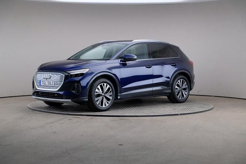 Blå Begagnad 2022 Audi Q4 e-tron Advanced SUV | 349 000 kr (Marknadspris) - Bild 1/4