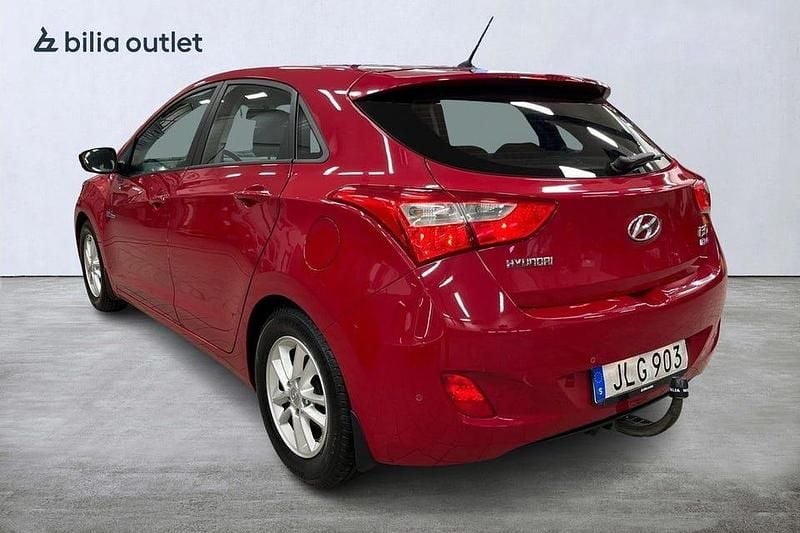 Begagnad Hyundai i30 110 HK (80 kW) 2014 Röd Halvkombi