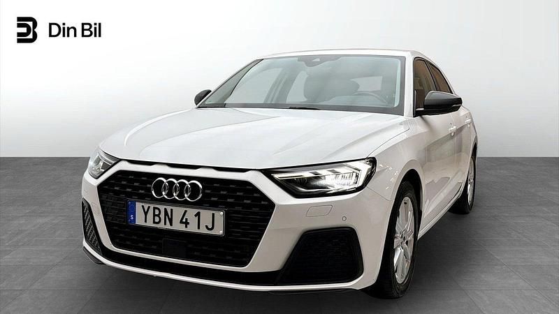 Vit Begagnad 2022 Audi A1 Sportback Proline Halvkombi | 199 000 kr (Bra pris) - Bild 1/4
