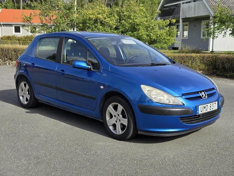 Blå Begagnad 2004 Peugeot 307 Halvkombi | 16 000 kr (Bra pris) - Bild 1/4