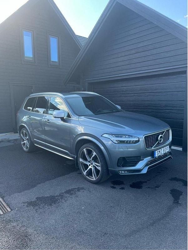 Grå Begagnad 2019 Volvo XC90 R-Design SUV | 330 000 kr (Superpris) - Bild 1/4
