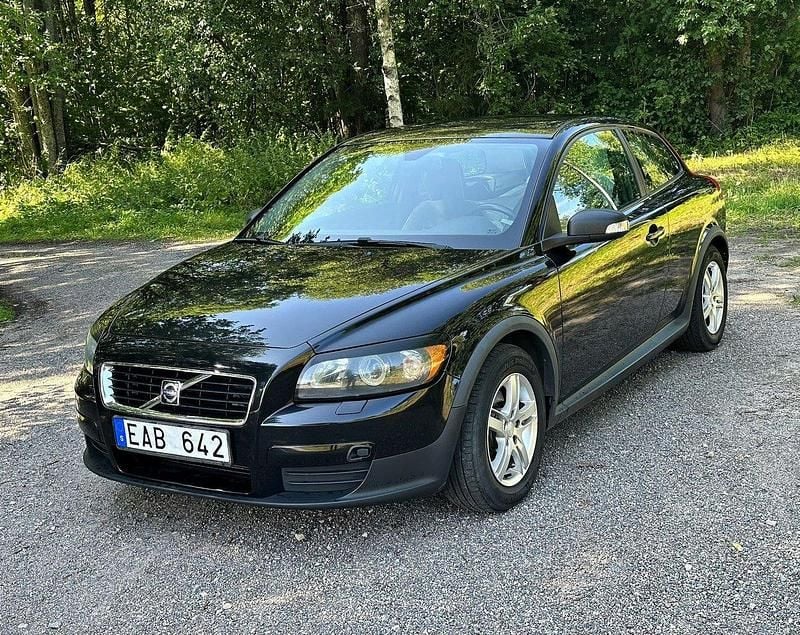 Svart Begagnad 2008 Volvo C30 Kinetic Halvkombi | 64 900 kr (Marknadspris) - Bild 1/4